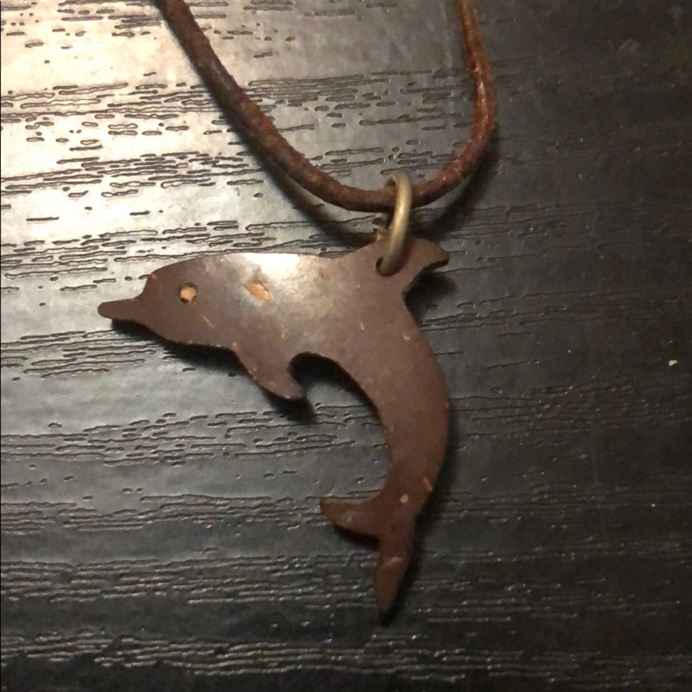 Wood Dolphin necklace - Picture 2 of 3